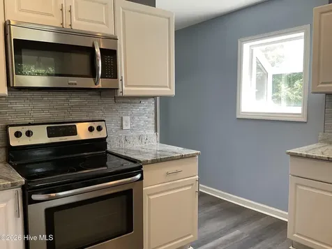 303 S Willow Lane Jacksonville NC 28546
