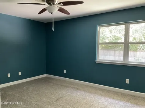 303 S Willow Lane Jacksonville NC 28546