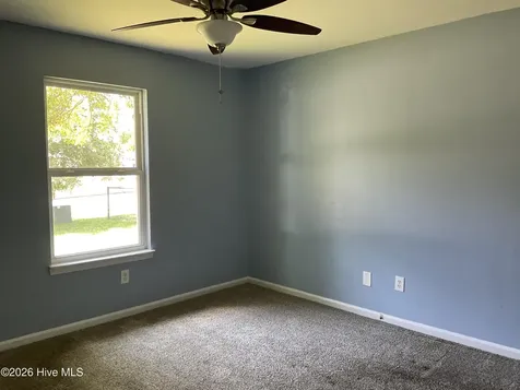 303 S Willow Lane Jacksonville NC 28546
