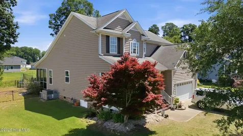 2901 Little Gem Circle Winterville NC 28590