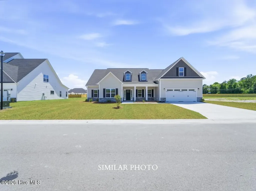 733 Atlantic Coast Lane Jacksonville NC 28546