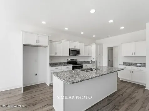 733 Atlantic Coast Lane Jacksonville NC 28546