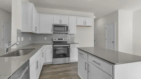 719 Lazy Elm Lane Aberdeen NC 28315