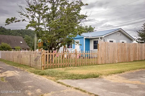 47 Hatchett Street Murphy NC 28906