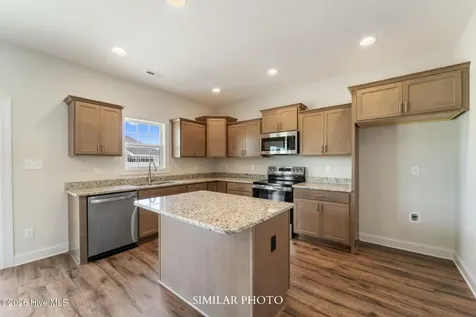 531 Appalachian Trail N Jacksonville NC 28546