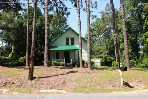 390 W Connecticut Avenue Southern Pines NC 28387