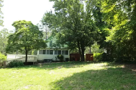 390 W Connecticut Avenue Southern Pines NC 28387