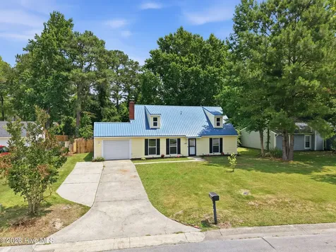 105 Woodside Court Jacksonville NC 28546