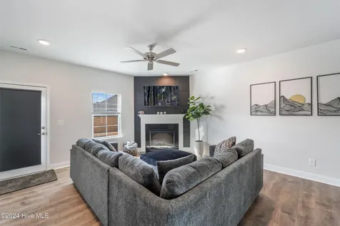 1003 Manhatten Court Richlands NC 28574