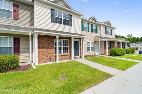 103 Pinegrove Court Jacksonville NC 28546