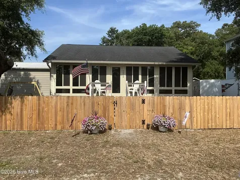 3908 Cross Street SE Bolivia NC 28422