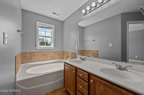 210 Wedgefield Circle Maple Hill NC 28454