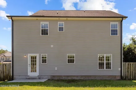 210 Wedgefield Circle Maple Hill NC 28454