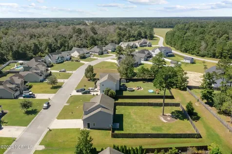 210 Wedgefield Circle Maple Hill NC 28454