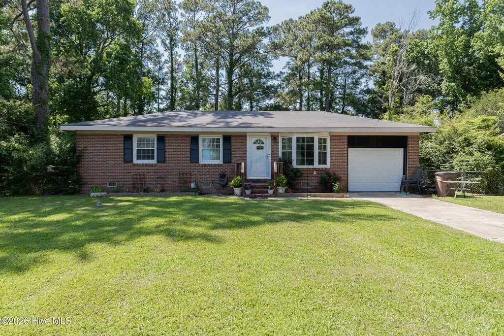 35 Victoria Road Jacksonville NC 28546
