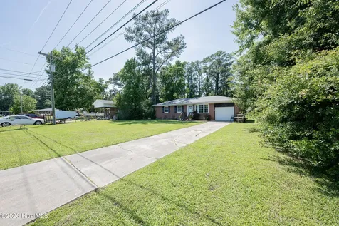 35 Victoria Road Jacksonville NC 28546