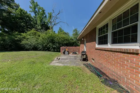 35 Victoria Road Jacksonville NC 28546