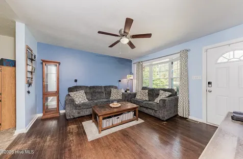 35 Victoria Road Jacksonville NC 28546