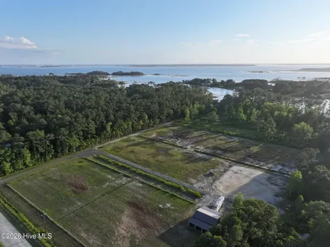 705 Russells Creek Road Beaufort NC 28516