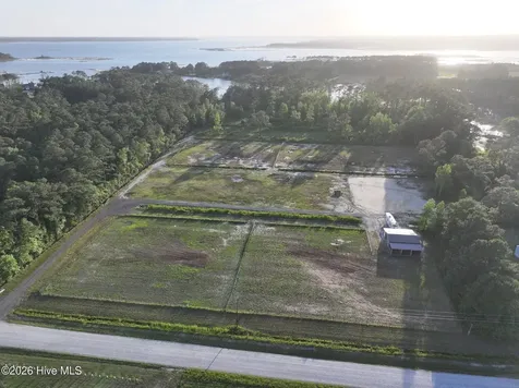 705 Russells Creek Road Beaufort NC 28516