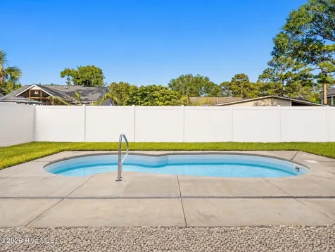 214 NE 38th Street Oak Island NC 28465