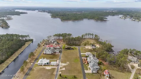 23 Eastcove Way Oriental NC 28571