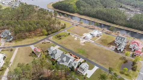 23 Eastcove Way Oriental NC 28571