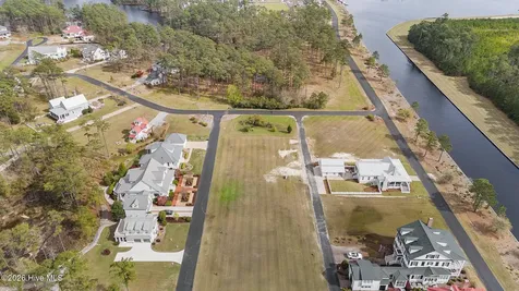 23 Eastcove Way Oriental NC 28571