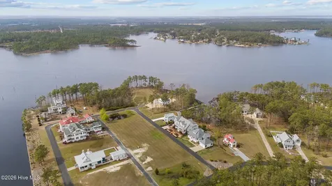 23 Eastcove Way Oriental NC 28571