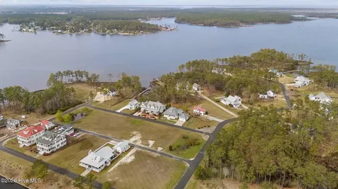 23 Eastcove Way Oriental NC 28571