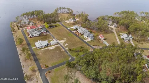 23 Eastcove Way Oriental NC 28571