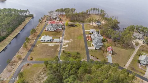 23 Eastcove Way Oriental NC 28571