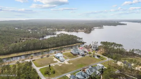 35 Eastcove Way Oriental NC 28571