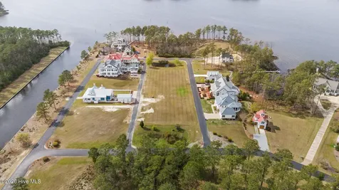 35 Eastcove Way Oriental NC 28571