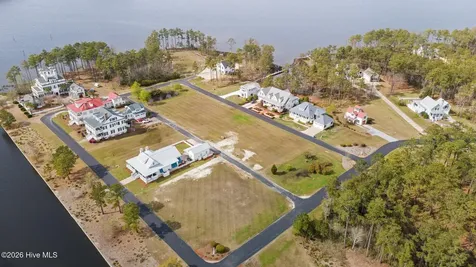 35 Eastcove Way Oriental NC 28571