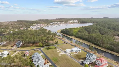 35 Eastcove Way Oriental NC 28571
