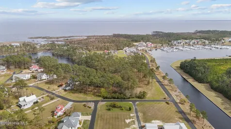 35 Eastcove Way Oriental NC 28571