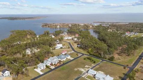 35 Eastcove Way Oriental NC 28571