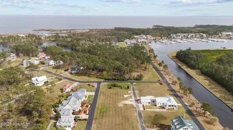 35 Eastcove Way Oriental NC 28571