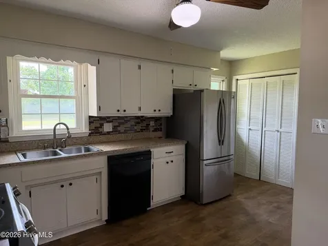 3144 Wintergreen Road Cove City NC 28523