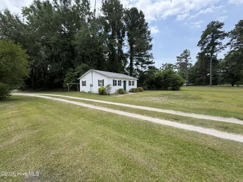 3144 Wintergreen Road Cove City NC 28523