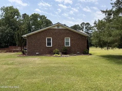 3144 Wintergreen Road Cove City NC 28523
