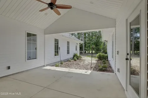 102 N Kingfisher Lane Hampstead NC 28443