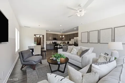 404 Barrington Row Avenue Zebulon NC 27597