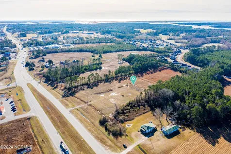 4178 Freedom Way Hubert NC 28539
