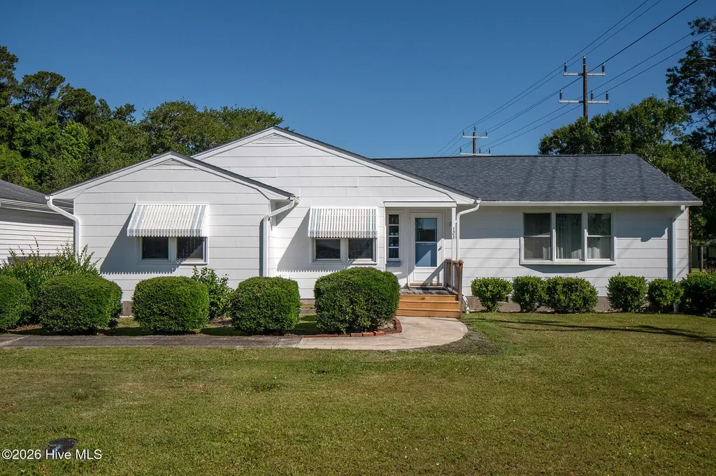123 Crescent Drive Beaufort NC 28516