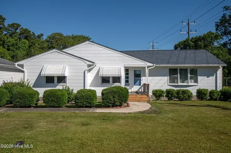 123 Crescent Drive Beaufort NC 28516