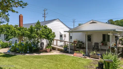 123 Crescent Drive Beaufort NC 28516
