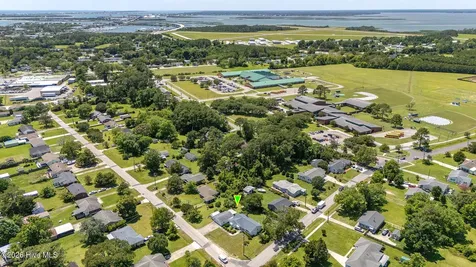 123 Crescent Drive Beaufort NC 28516