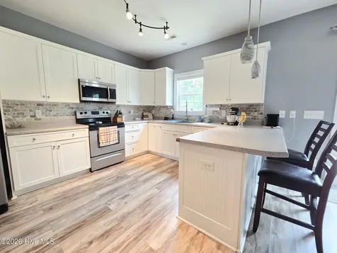 205 Bell Ridge Lane Hubert NC 28539